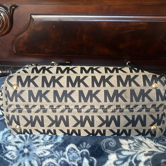 MK shoulder bag with black and brown tone - Picture 3 of 3